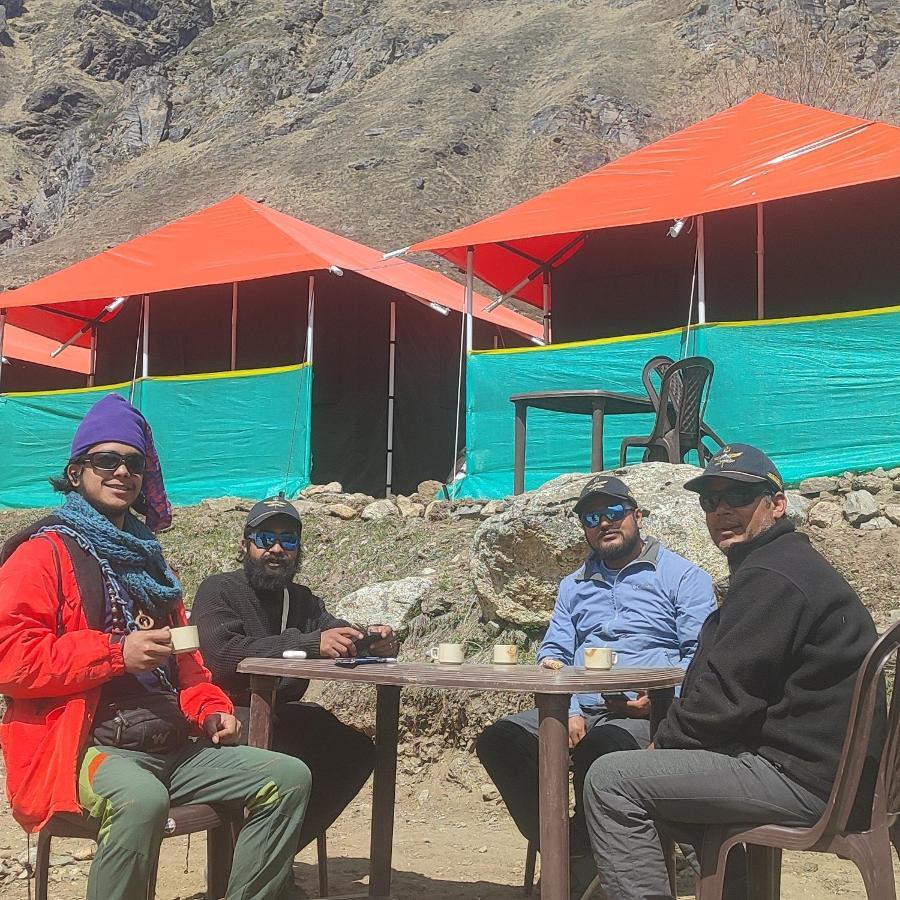 Buddy Hikers Badrinath