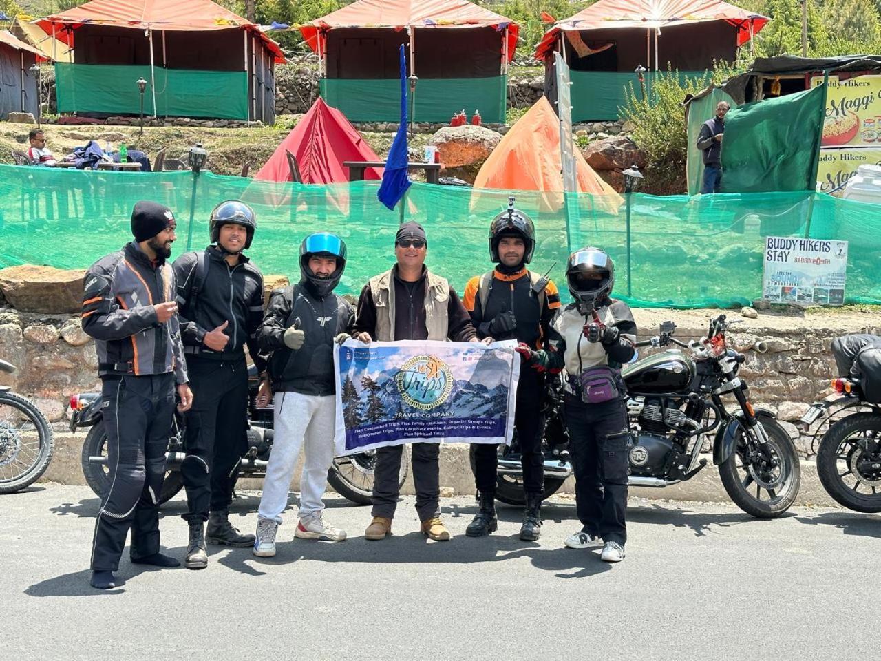 Buddy Hikers Badrinath